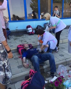 Навального и его соратников избили казаки