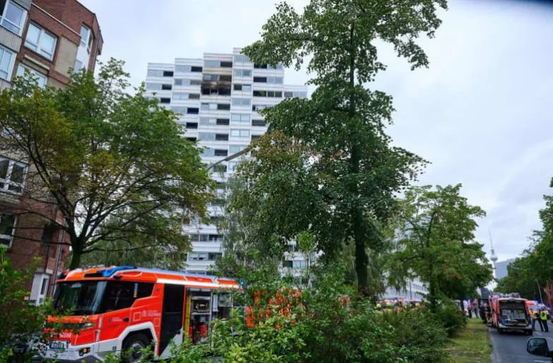 В Берлине два человека погибли, выпрыгнув из окна в попытке убежать от пожара