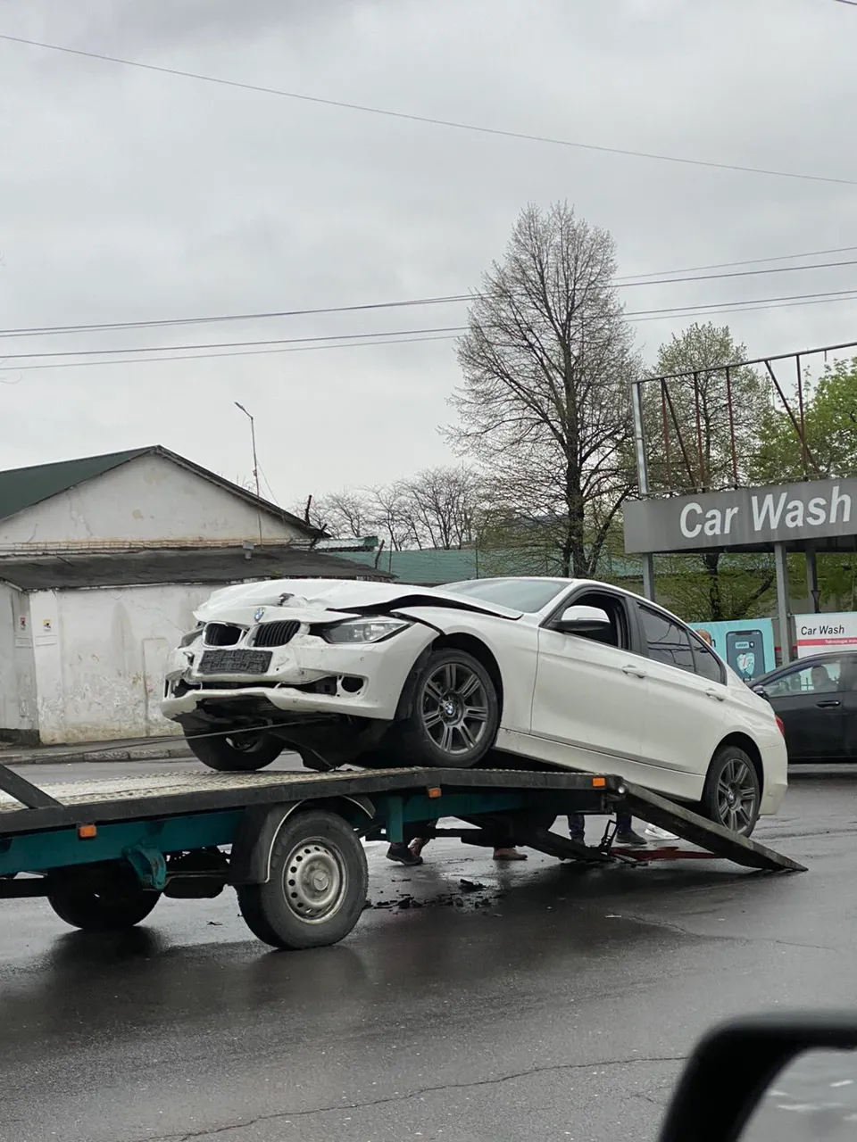 В результате ДТП в столице столкнулись автомобили Lexus и BMW
