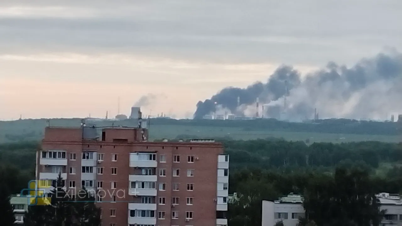 Дроны сбили над 15 регионами России: возник пожар на нефтехимическом заводе «Тольяттикаучук»