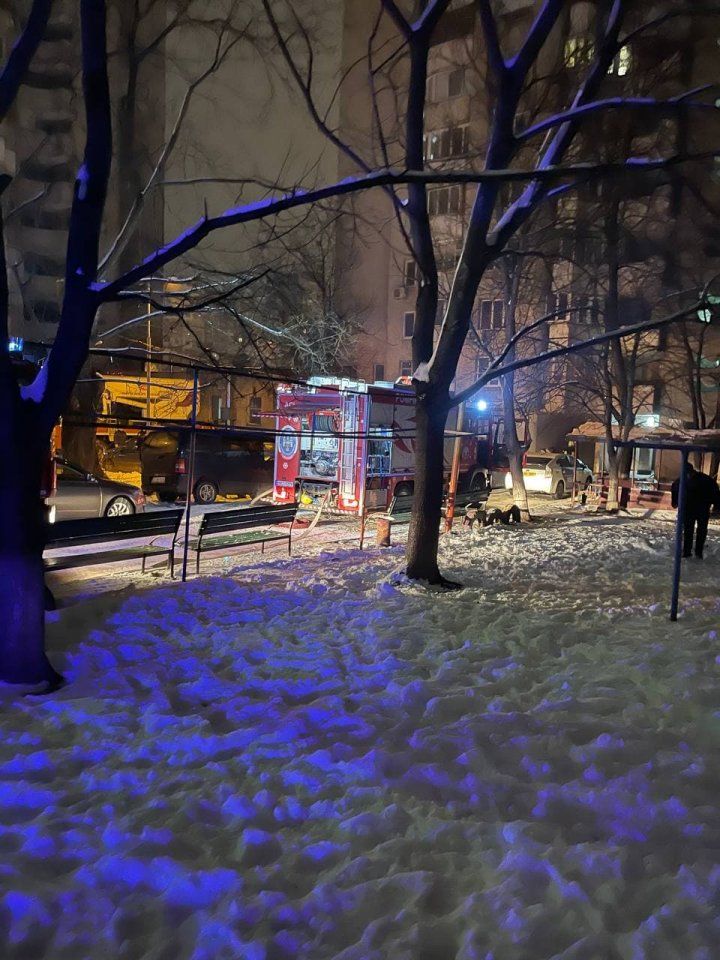 В столичном секторе Ботаника произошел пожар в жилом доме