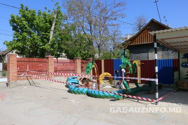 Последствия снегопада в Комрате: под улицей Ленина рухнул потолок катакомб