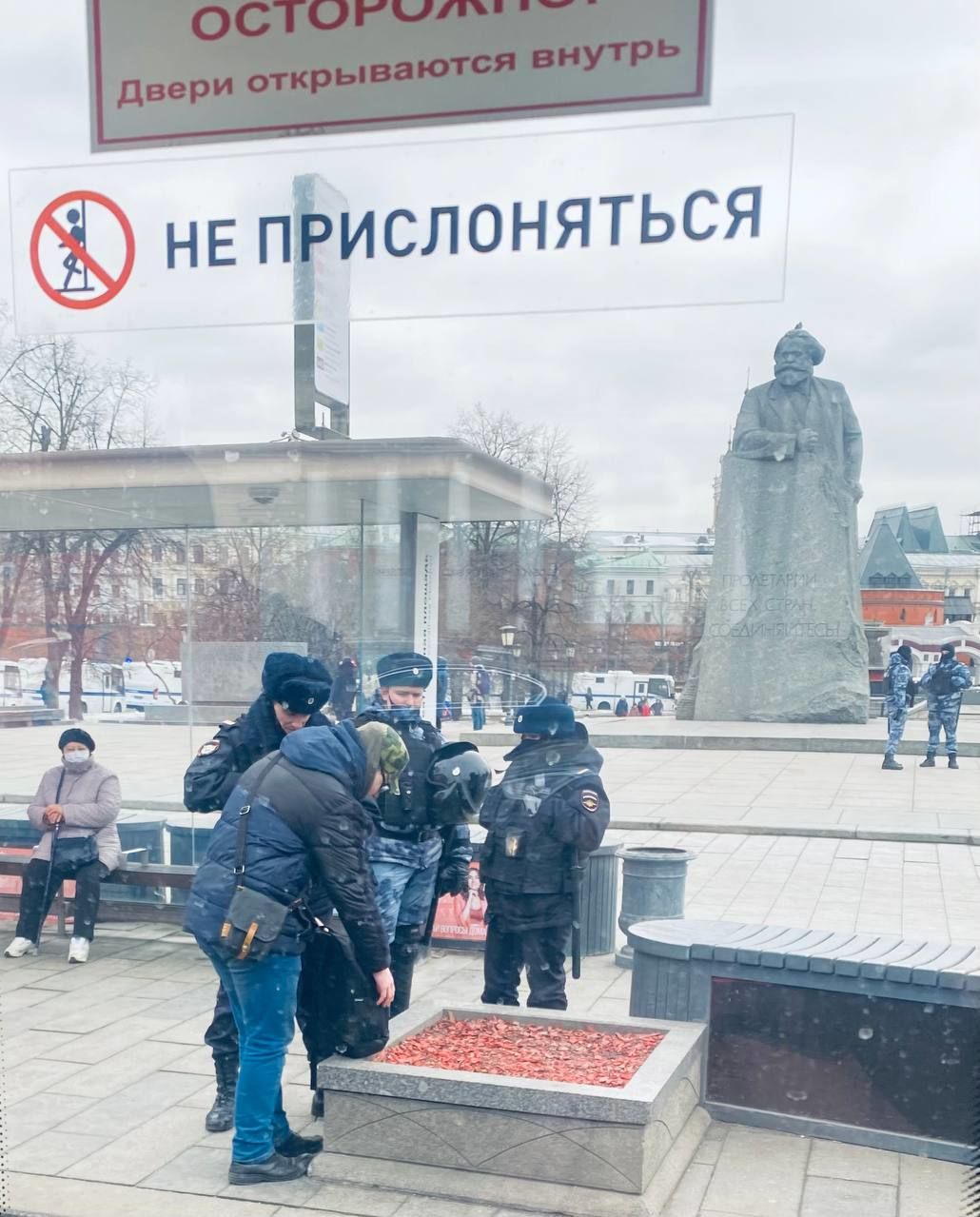 В некоторых городах России начались запланированные антивоенные акции
