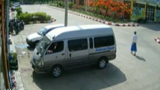 В Мьянме трехлетняя жертва изнасилования дала показания в суде