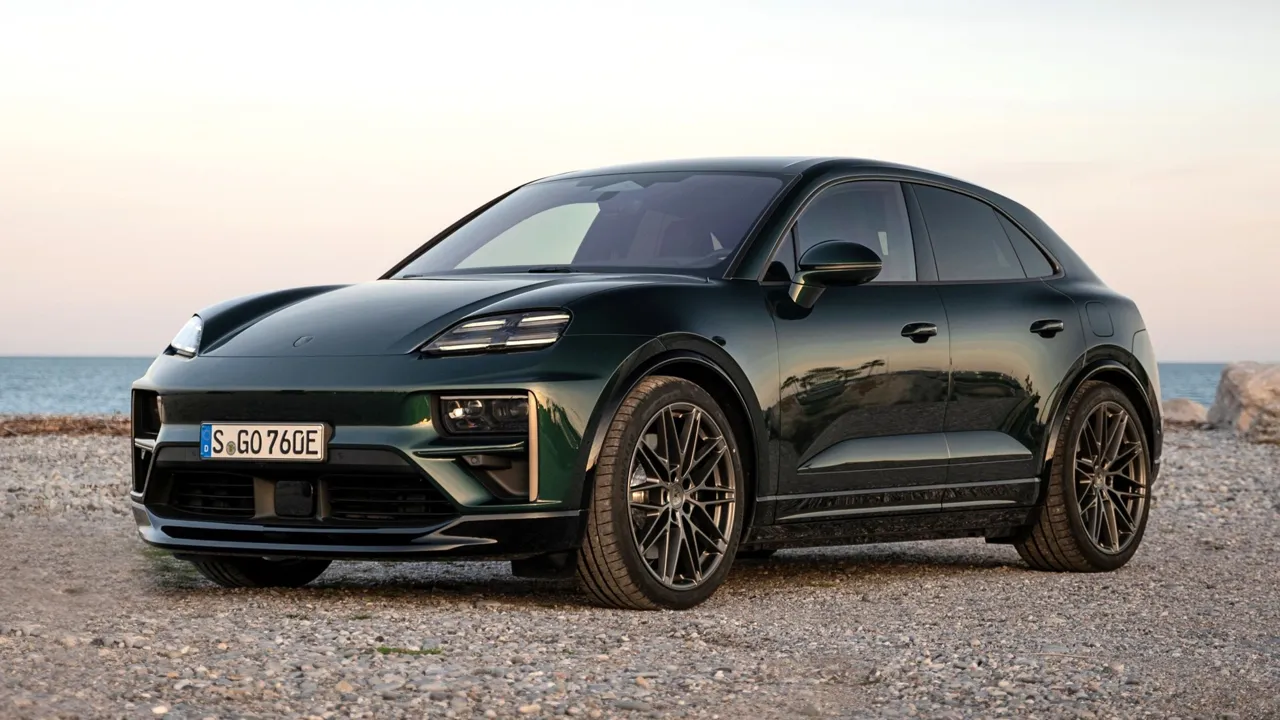Porsche разрабатывает бензиновый Macan, который ранее планировали выпускать только электрическим