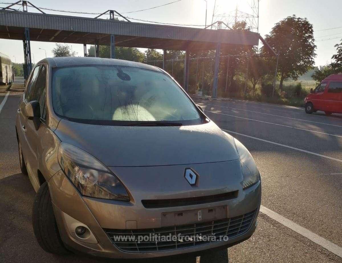 У гражданина Молдовы на границе изъяли автомобиль, угнанный во Франции