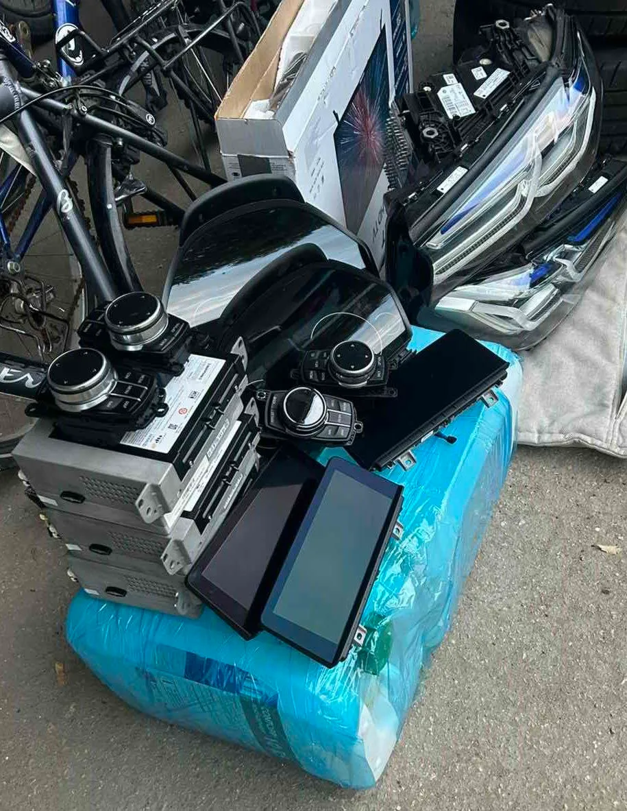 Таможенники конфисковали незадекларированные велосипеды и автозапчасти