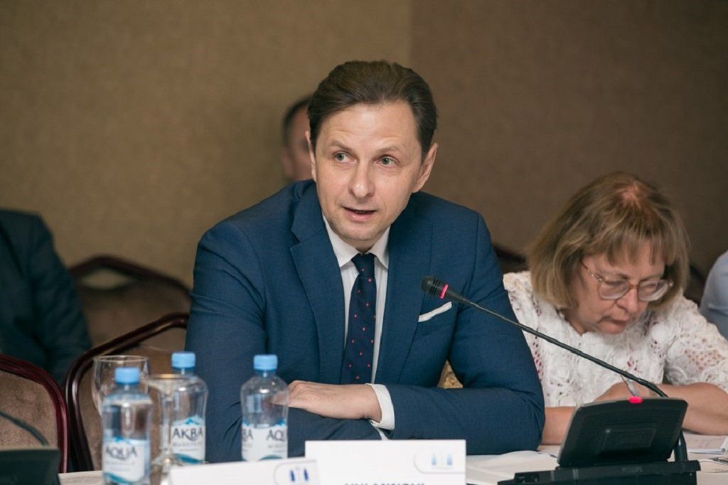 Политики рассказали, чем занимаются во время карантина