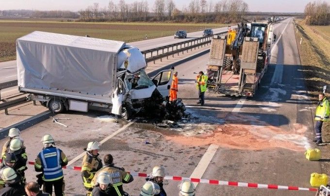 Accident grav provocat de un șofer de TIR care se uita la filme