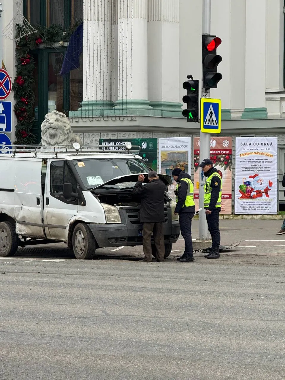 В центре Кишинёва рядом со зданием мэрии произошло серьёзное ДТП