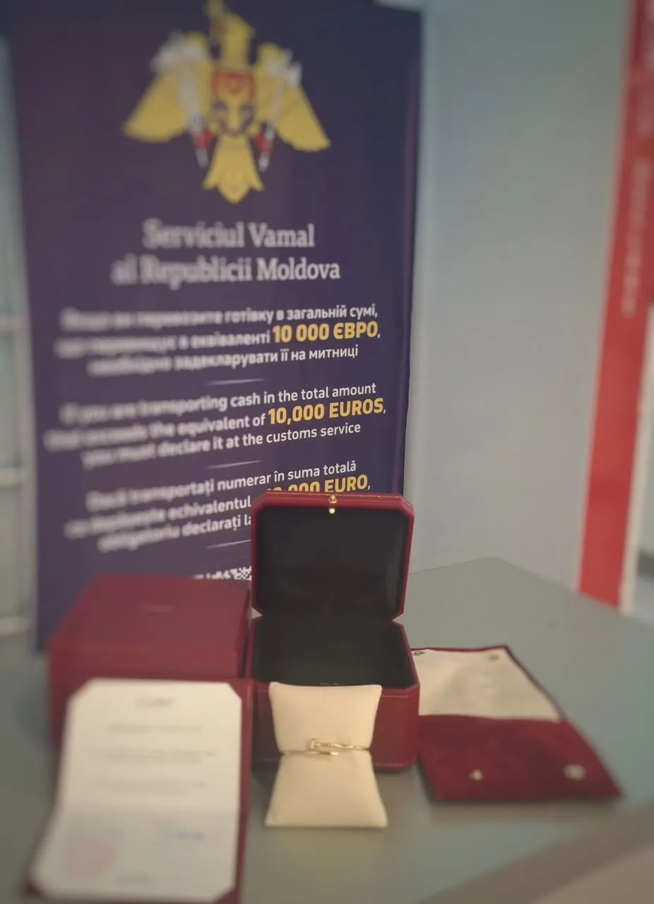 В аэропорту Кишинева пресекли три попытки незаконного ввоза ювелирных изделий