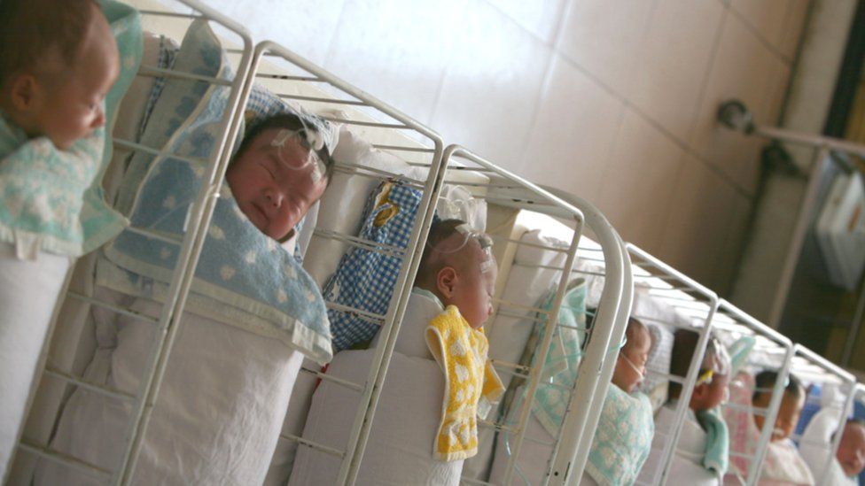 В Китае родился ребёнок через четыре года после смерти родителей