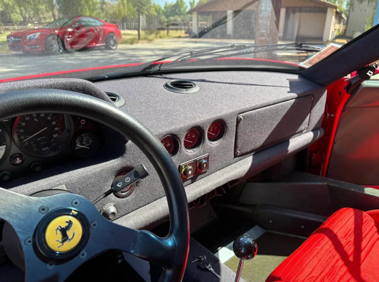 Legendarul supercar Ferrari F40 cu kilometraj minim, scos la vânzare în SUA