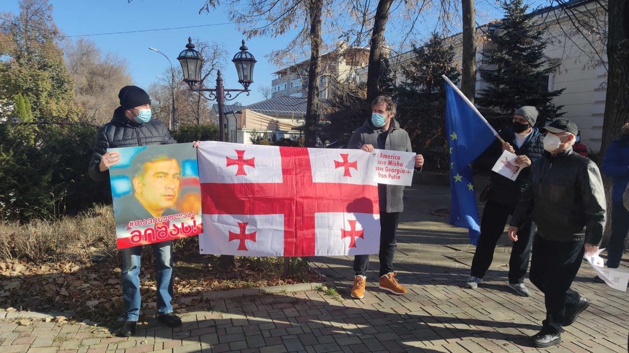 В Кишиневе прошла акция протеста в поддержку Саакашвили