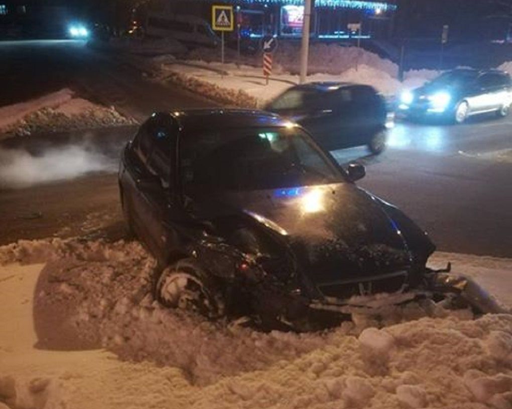 Пьяный сотрудник автосервиса угнал автомобиль и совершил на нем ДТП