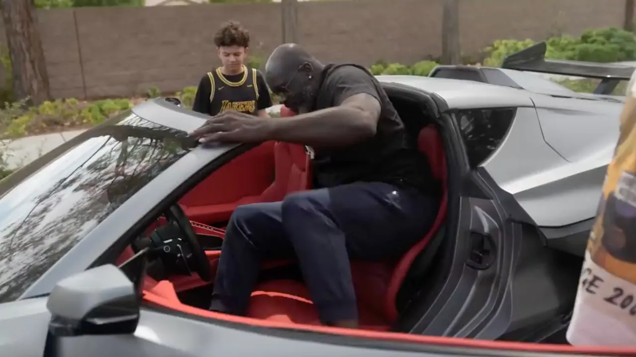 O vedetă NBA a mărit un Chevrolet Corvette cu jumătate de metru: Nu încăpea în mașină