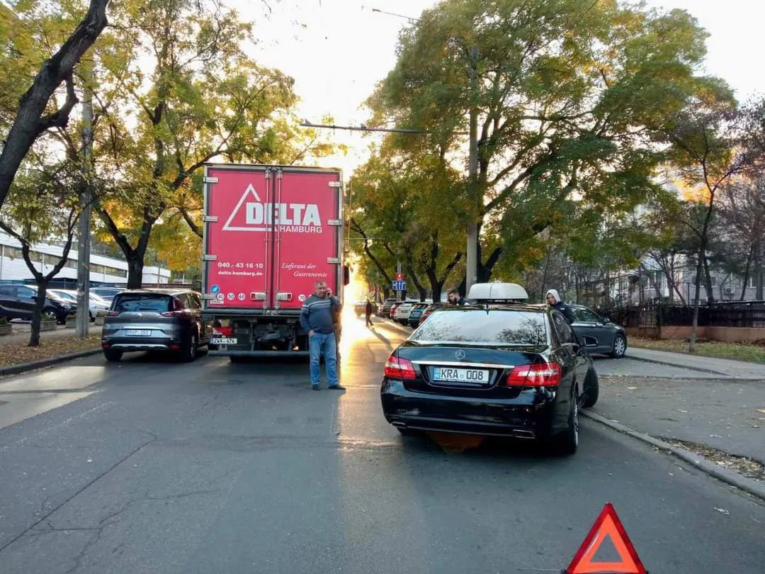 В Кишинёве из-за ДТП было нарушено движение общественного транспорта