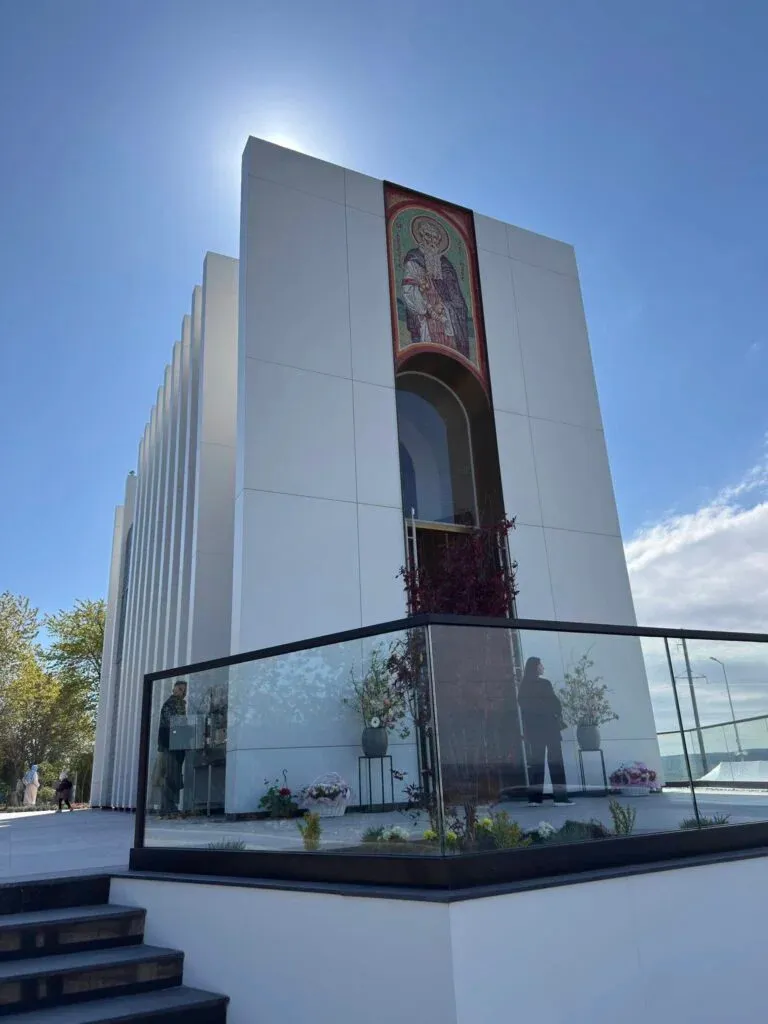 Начальник полиции Молдовы приехал на открытие церкви митрополии Бессарабии