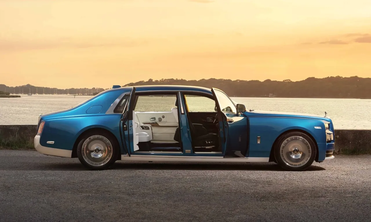 Rolls-Royce представил эксклюзивную версию Phantom в морском стиле