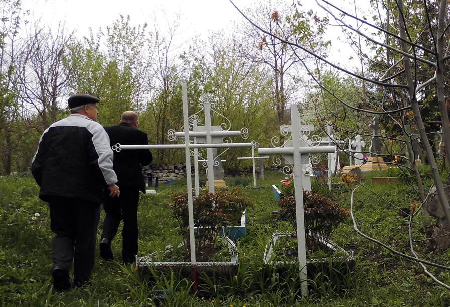 В одном из молдавских сел продали кладбище