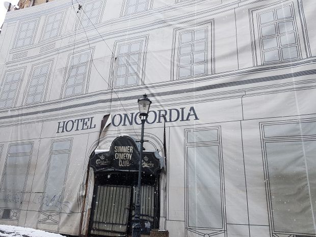 Istorie acoperită de gunoi. Clădirea în care Cuza a semnat actul Unirii e o ruină de care nu-i pasă nimănui