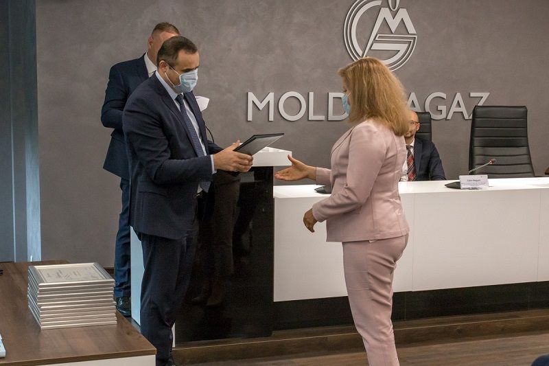 Пенсионеры, работавшие в газовой отрасли, получат материальную помощь