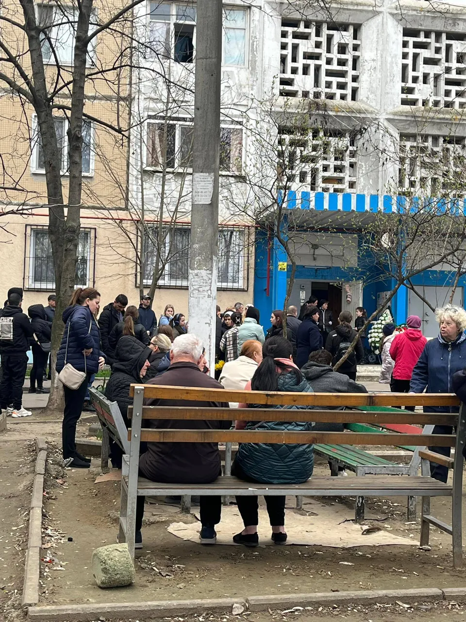 Родные и друзья прощаются со сбитой на Чеканах девочкой