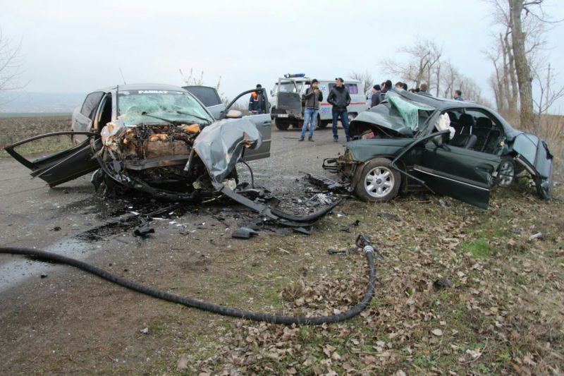 Двое человек погибли в результате страшной аварии во Флорештах