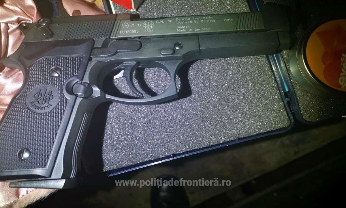 В Румынии пограничники изъяли у молдаванина пистолет и патроны
