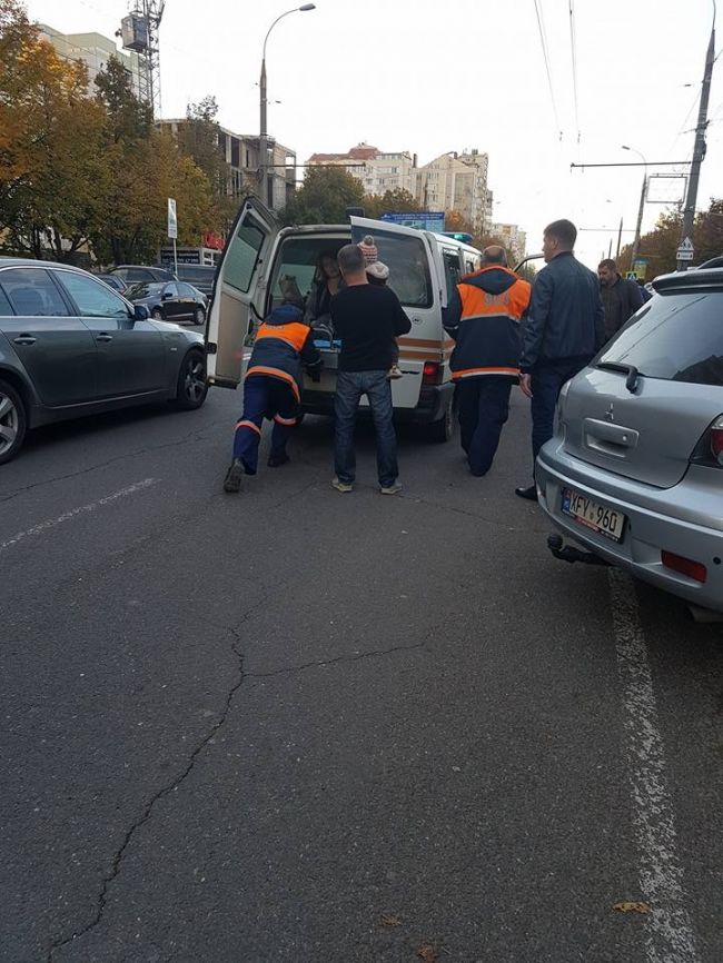 Женщине, которая пострадала от наезда правительственной машины, грозит штраф