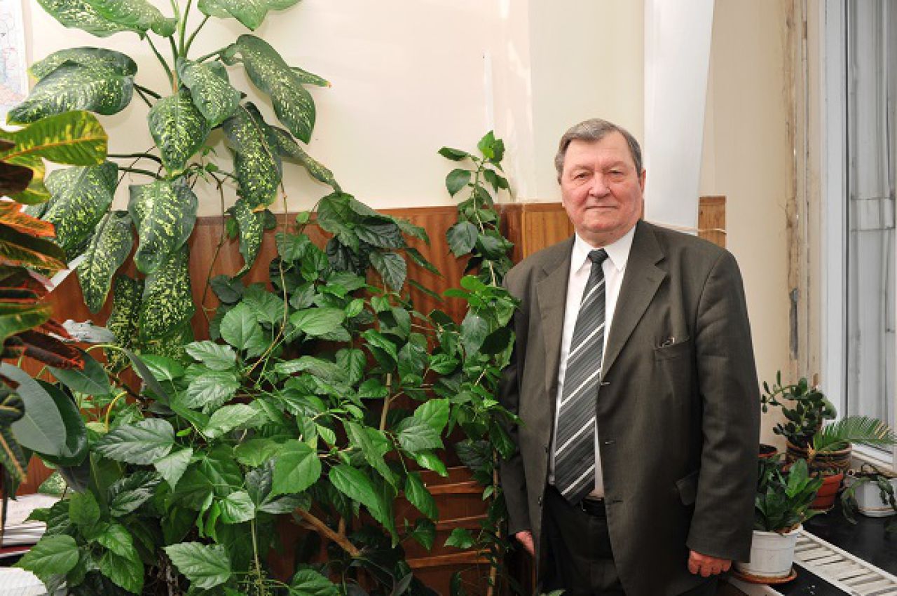 S-a stins din viață profesorul universitar Constantin Ețco
