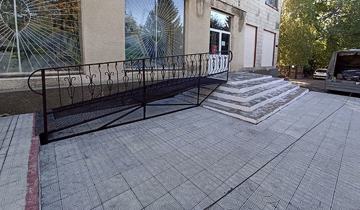 В Дубоссарах продолжают создавать безбарьерную среду