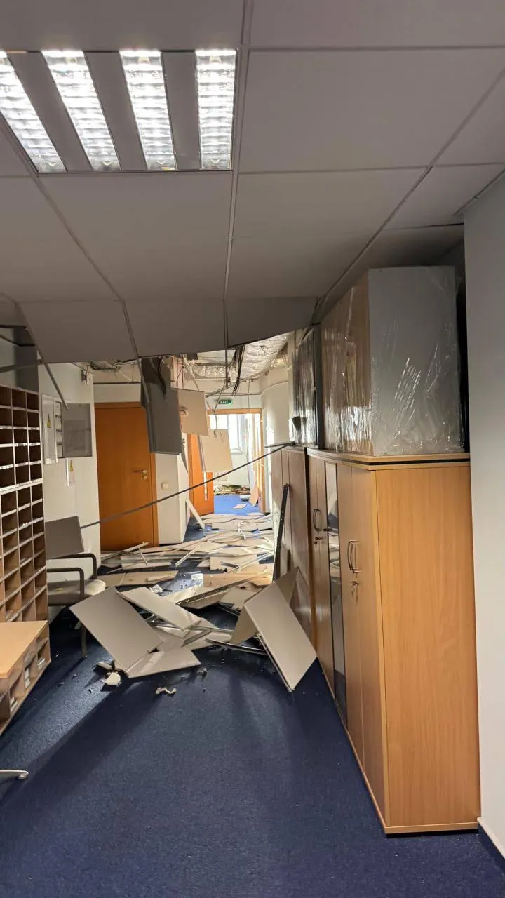 Во время массированного удара по Киеву было повреждено здание представительства Евросоюза