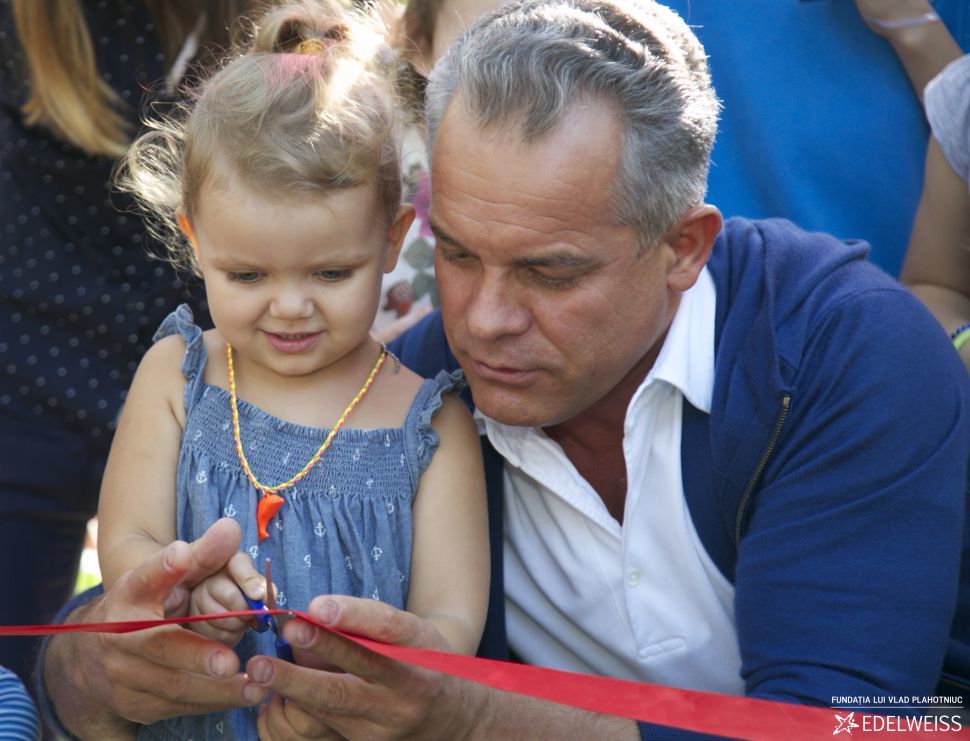 Vlad Plahotniuc, a participat la inaugurarea unui nou teren pentru copii