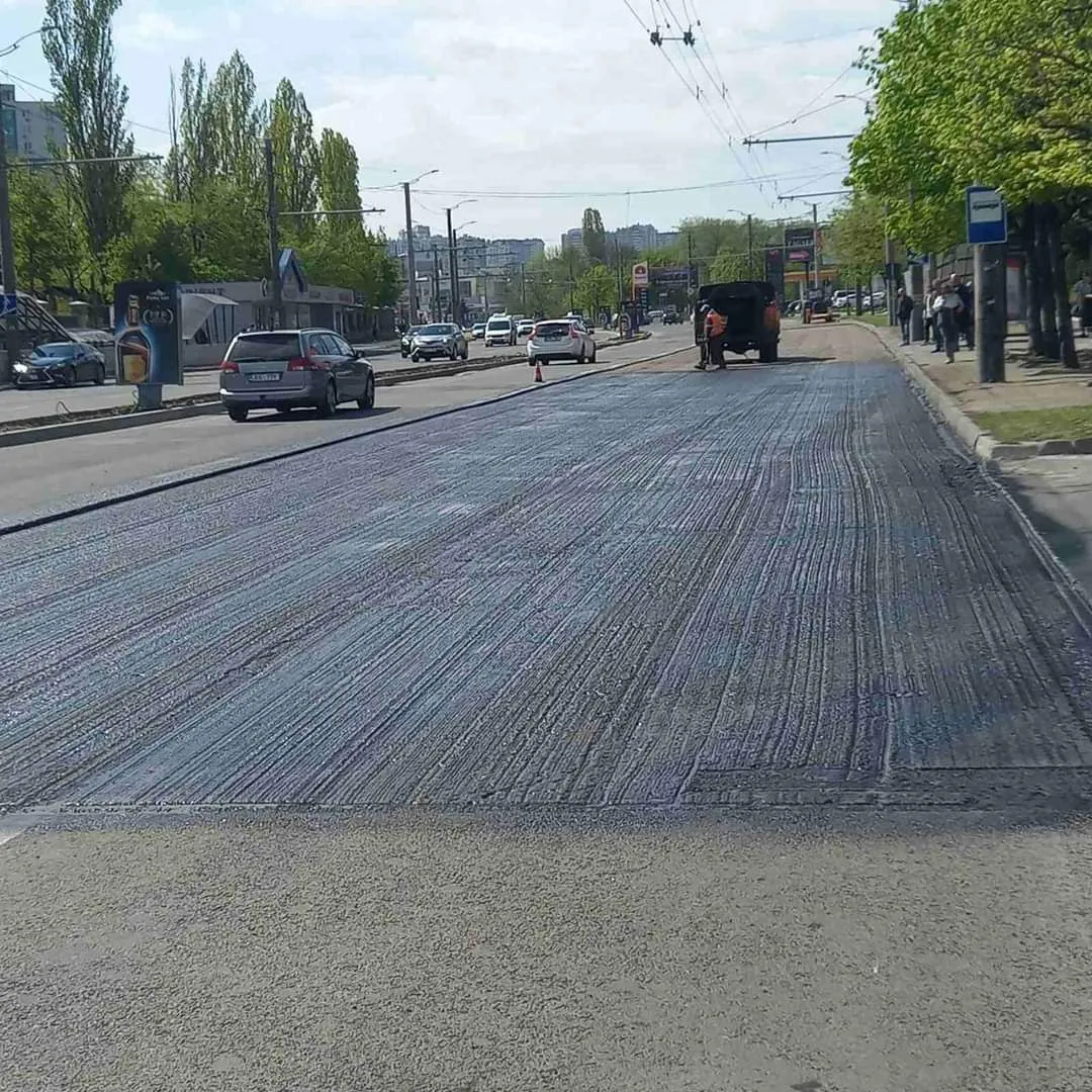 В Кишиневе движение по виадуку частично приостановлено