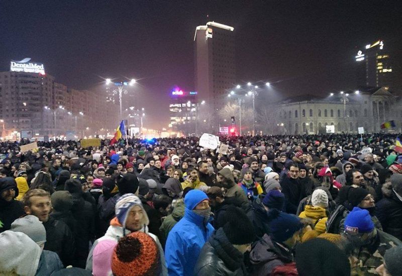 В Бухаресте проходит самый крупный протест за последние 25 лет