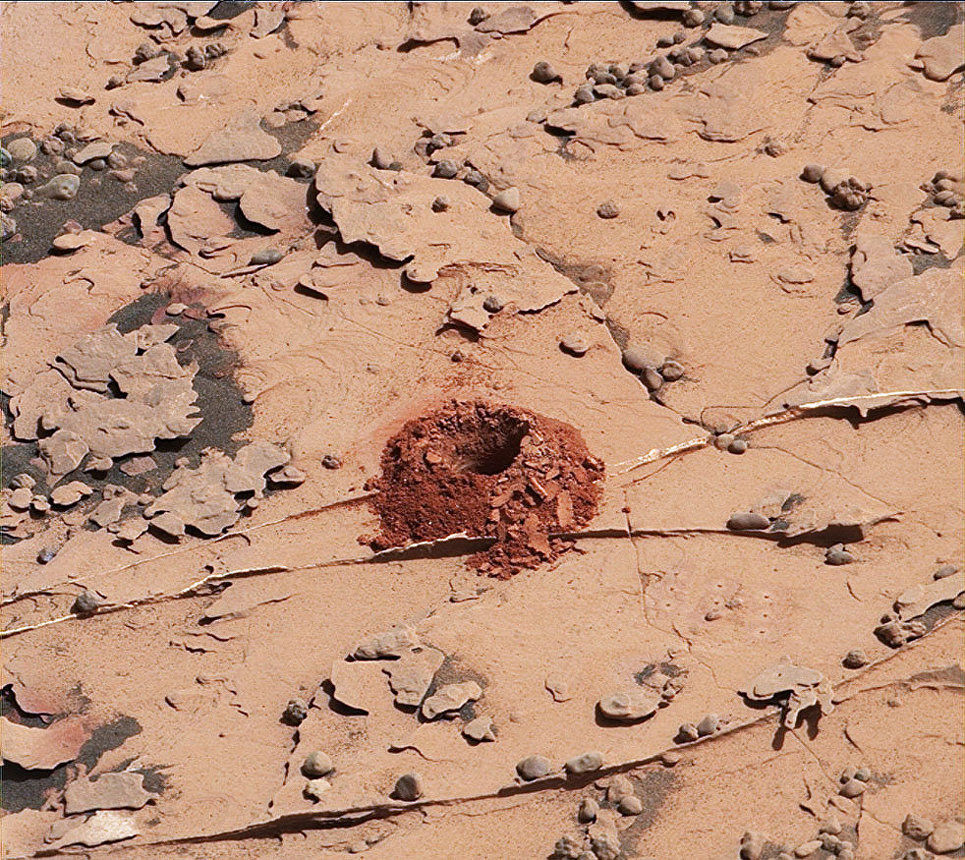 Ровер Curiosity впервые за два года начал "буровые работы" на Марсе