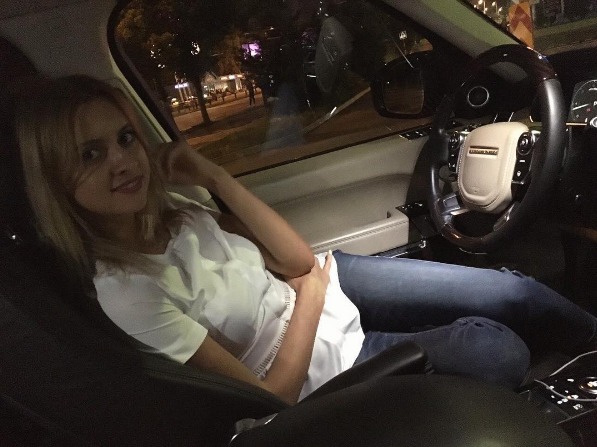 Iubita lui Renato Usatîi și-a sărbătorit ziua de naștere