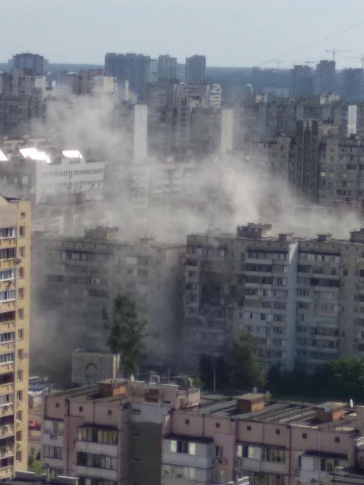 В девятиэтажном жилом доме в Киеве взорвался газ