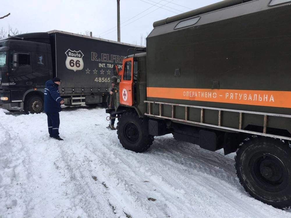 Спасатели в Одесской области вытащили из снежной ловушки автобус «Кишинев - Киев»