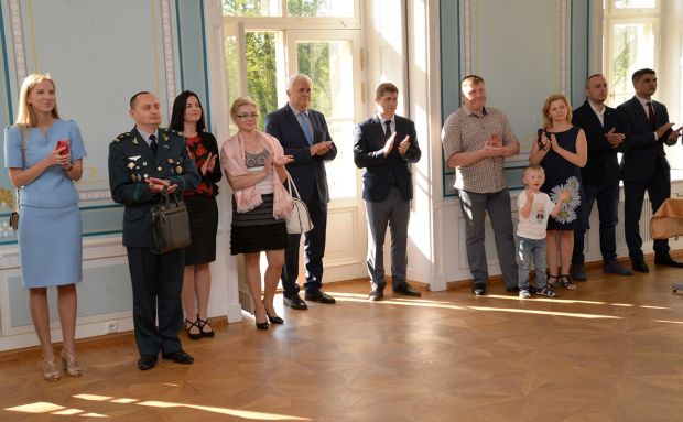 Выставка исторических штандартов открылась в посольстве РМ в Эстонии