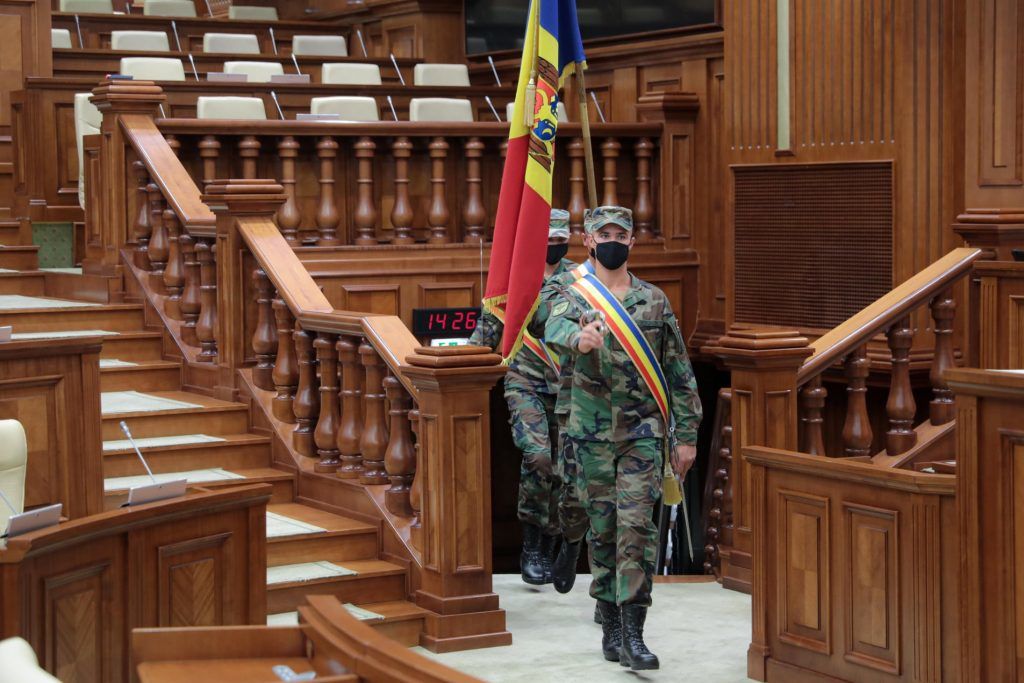 В парламенте ведутся приготовления для первого учредительного заседания