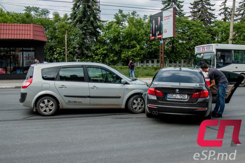 В Бельцах дорога по Штефана чел Маре ещё не открыта, аварии уже происходят