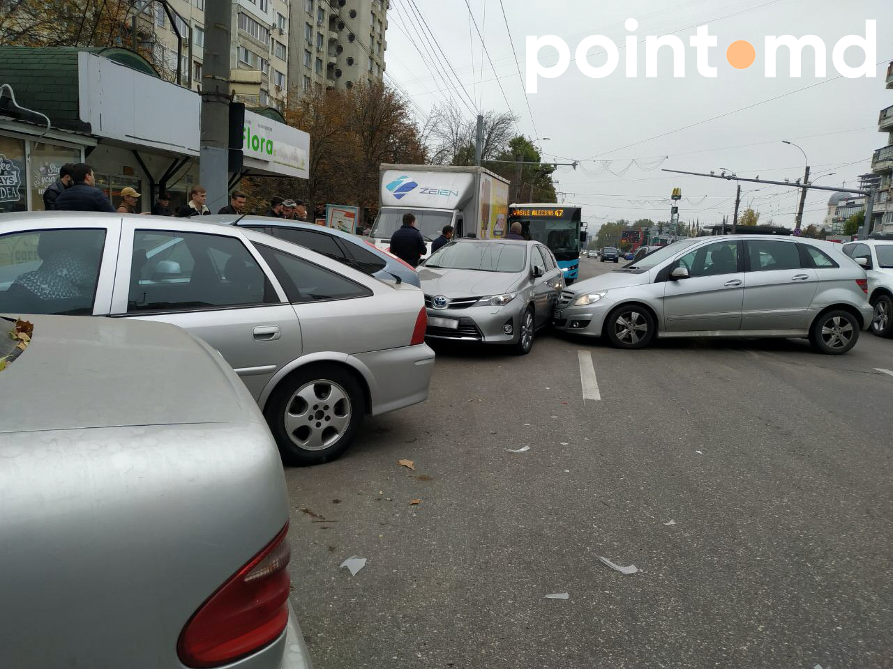 На Рышкановке из-за ДТП образовалась большая пробка
