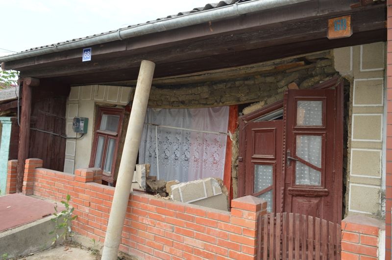 Ливень в Комрате разрушил жилые дома, они не подлежат восстановлению