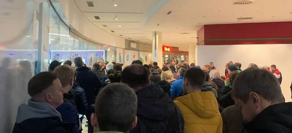 В Европе образовались очереди на оформление украинских документов из-за мобилизации