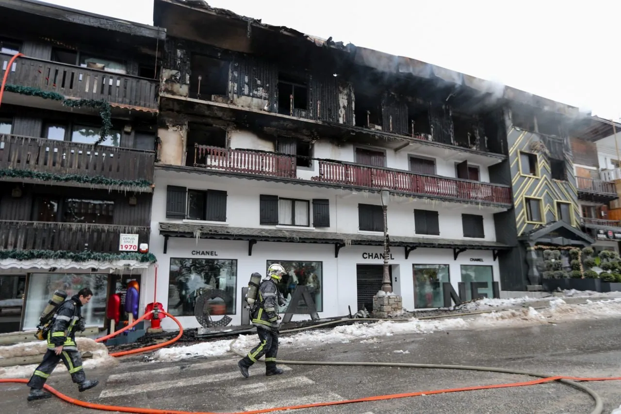 Proprietarul unui hotel dintr-o stațiune de lux din Franța, condamnat în urma unui incendiu mortal din 2019