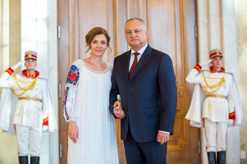 Составлен топ самых ярких образов первой леди в 2018 году