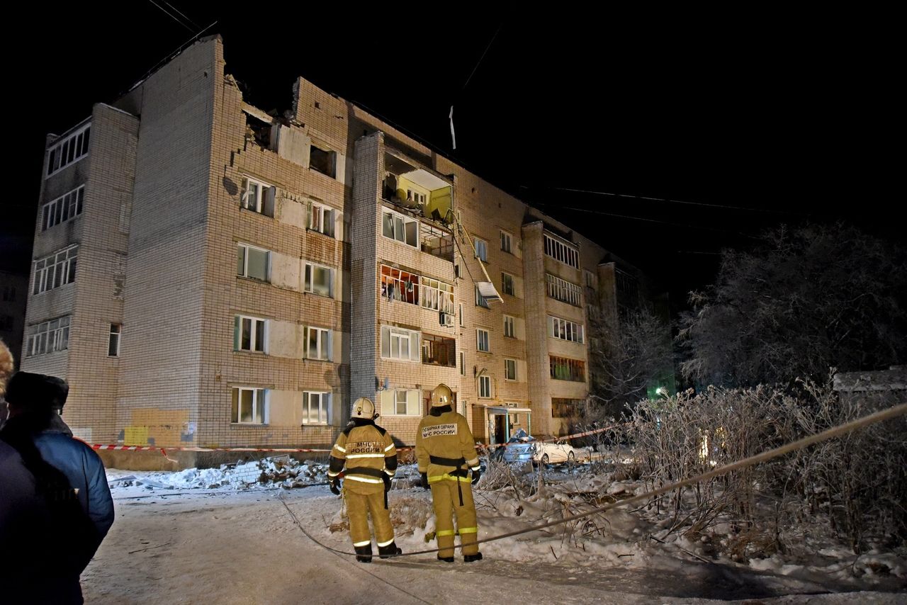 Режим ЧС ввели в российской Вологде после взрыва газа в пятиэтажке
