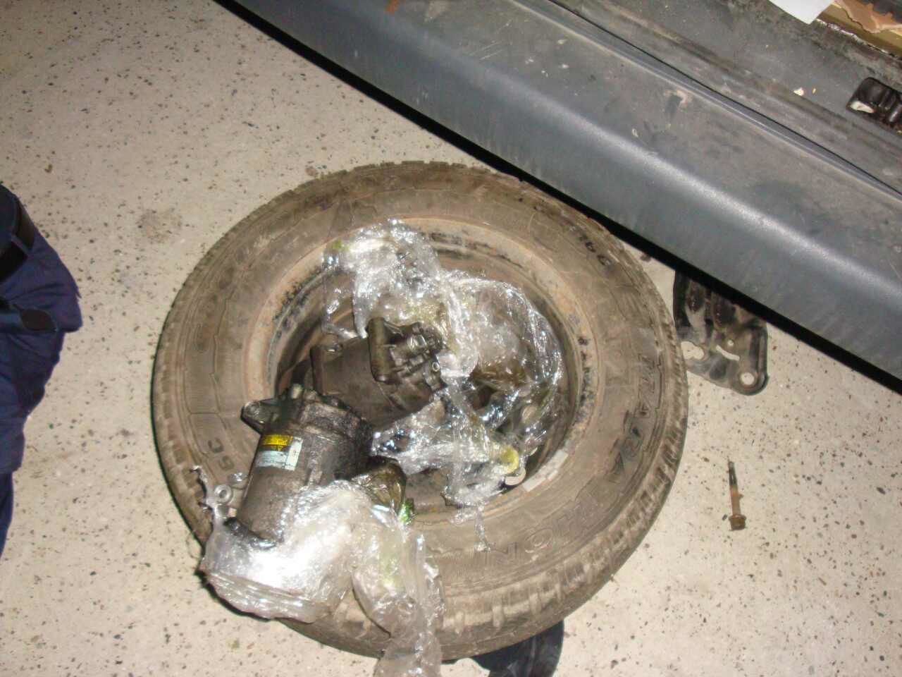 Piese auto de schimb, interzise de a fi introduse în ţară, reţinute la frontieră